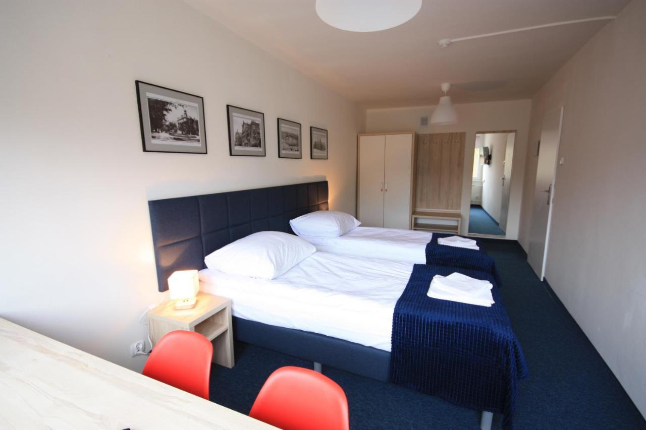 Auberge de jeunesse Studencki Dom Marynarza Pasat à Szczecin Extérieur photo