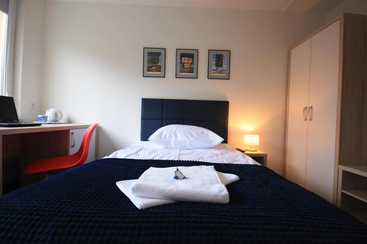 Auberge de jeunesse Studencki Dom Marynarza Pasat à Szczecin Extérieur photo