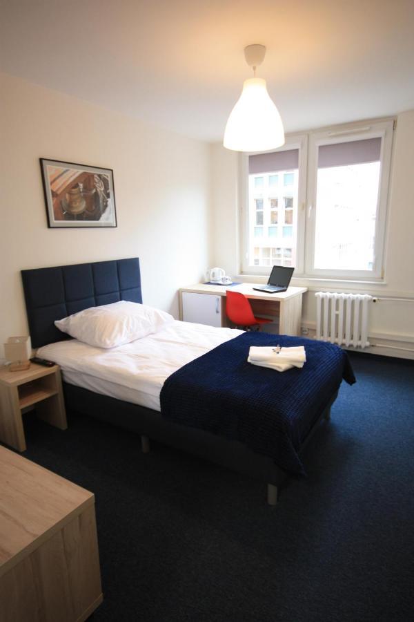 Auberge de jeunesse Studencki Dom Marynarza Pasat à Szczecin Extérieur photo