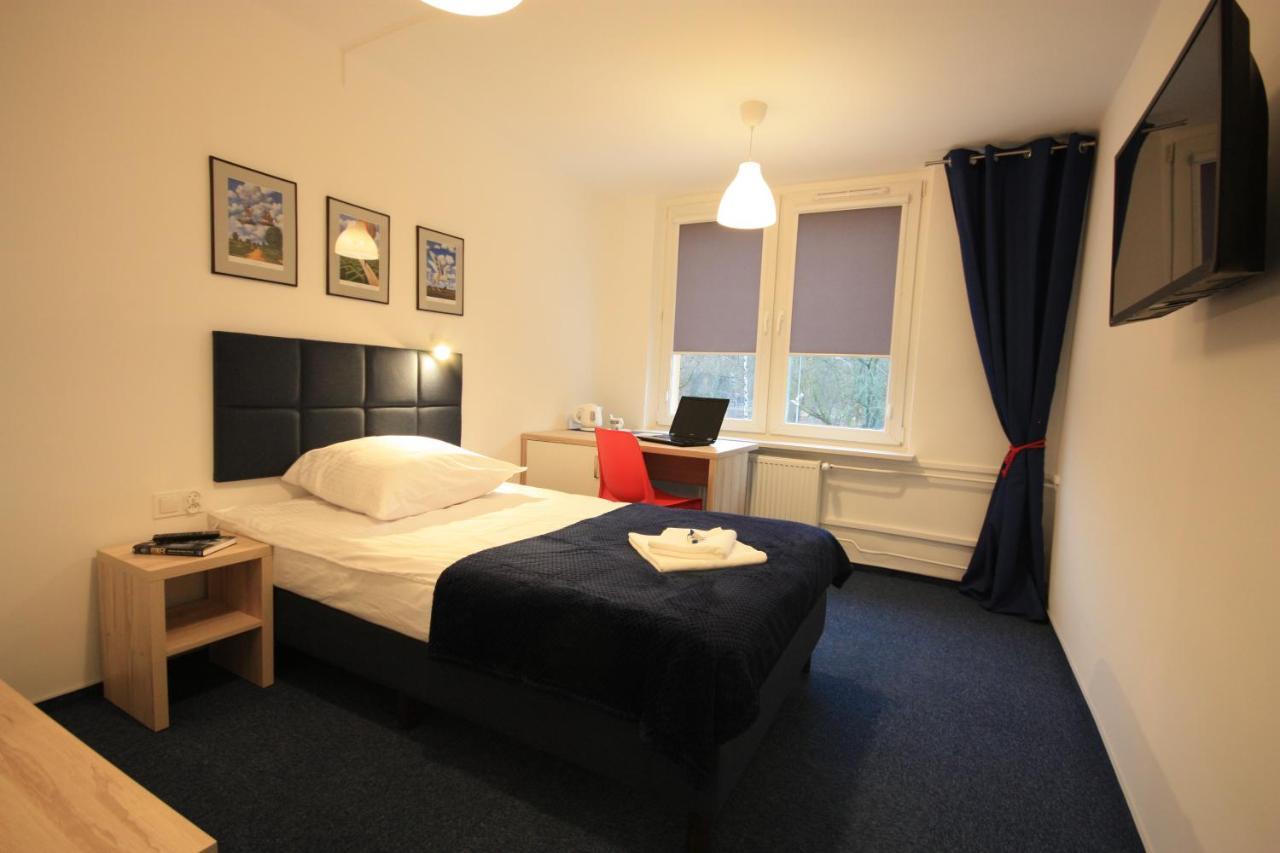 Auberge de jeunesse Studencki Dom Marynarza Pasat à Szczecin Extérieur photo